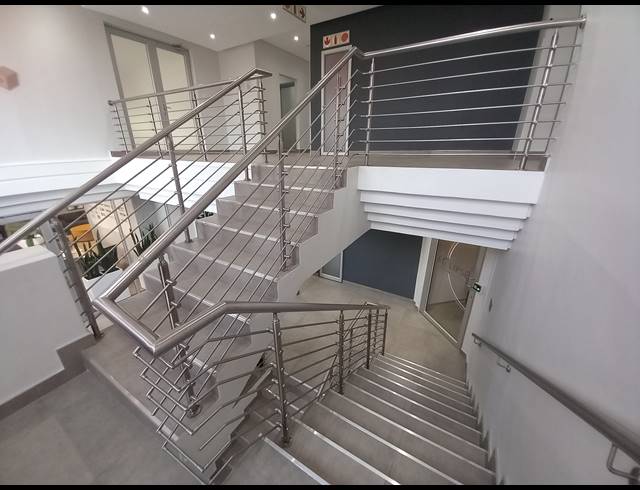 355M² OFFICE TO LET IN BRYANSTON
